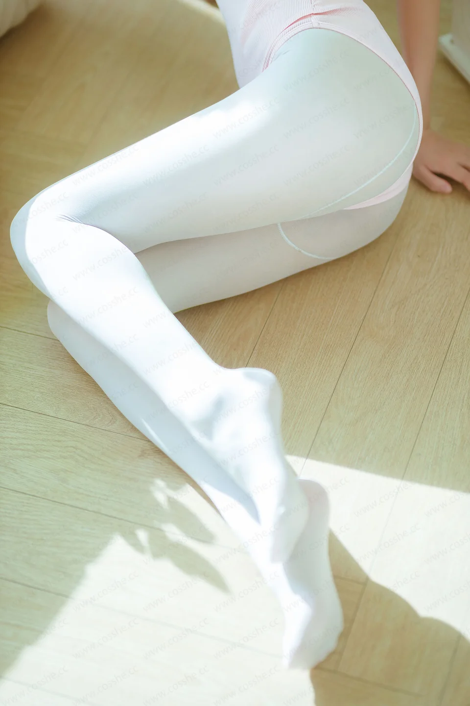 三無人型 - 白丝桃子 [60P-171MB] 056.webp