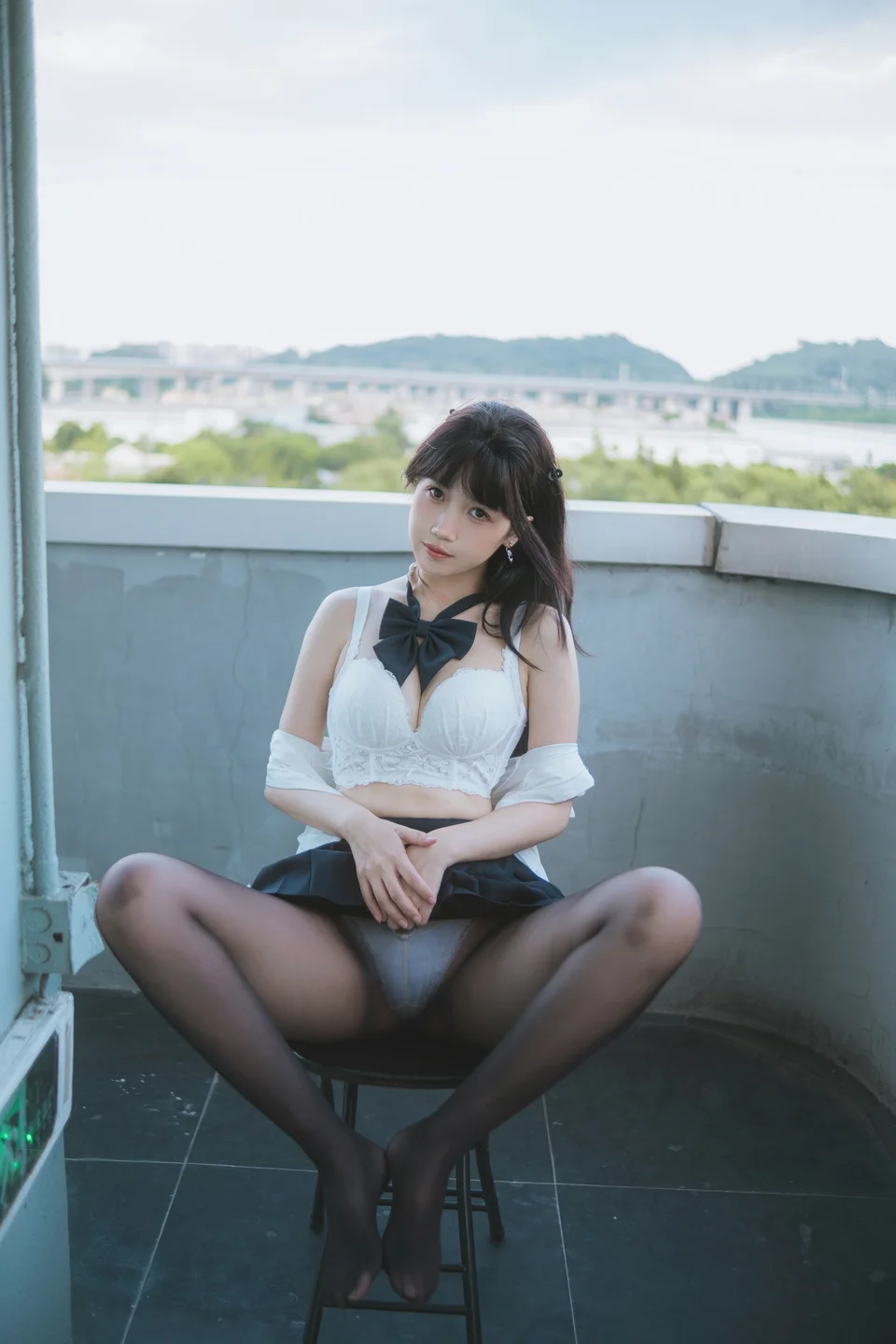 不呆猫 - JK学妹户外 [59P-409MB] 038.webp