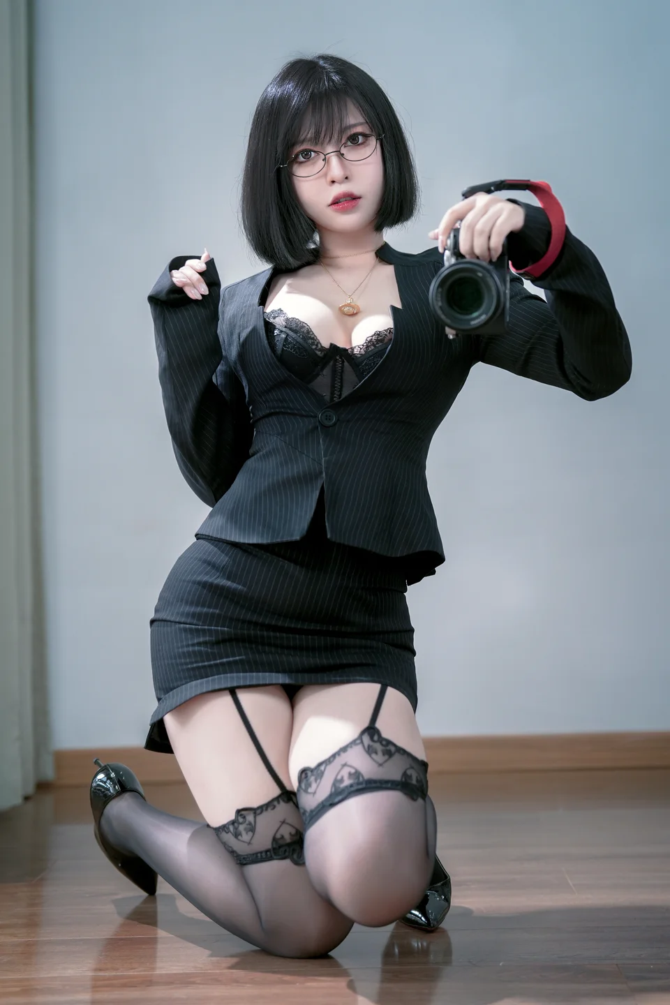 半半子  No.087 – 上司様OL [42P5V-356M] TG@icoset006.webp