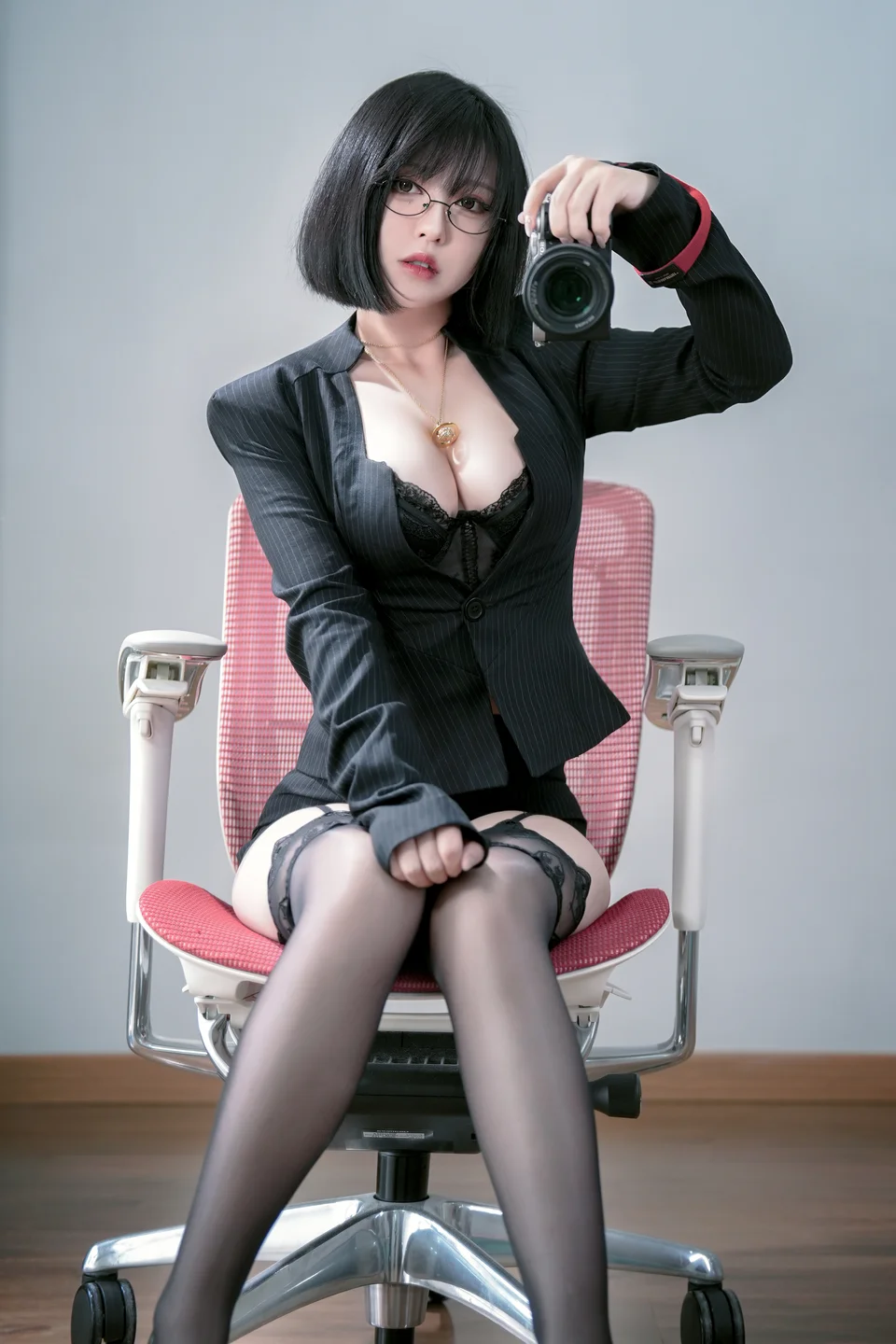 半半子  No.087 – 上司様OL [42P5V-356M] TG@icoset012.webp