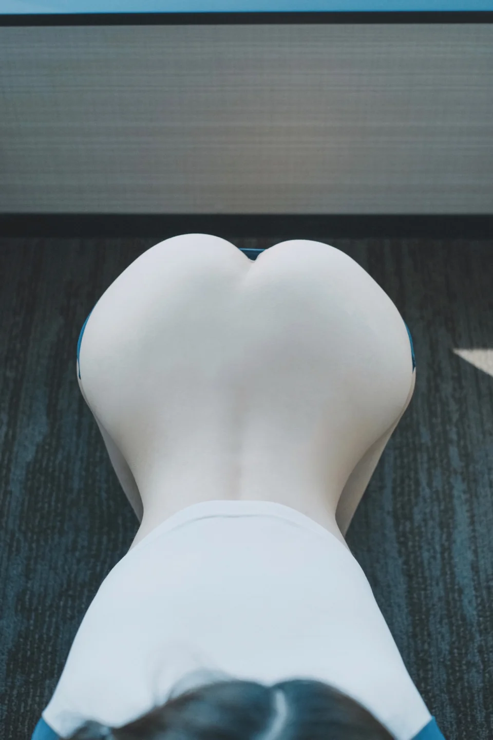可可小白兔 - 礼物体操服少女 [35P] 20240912-215221(19).webp