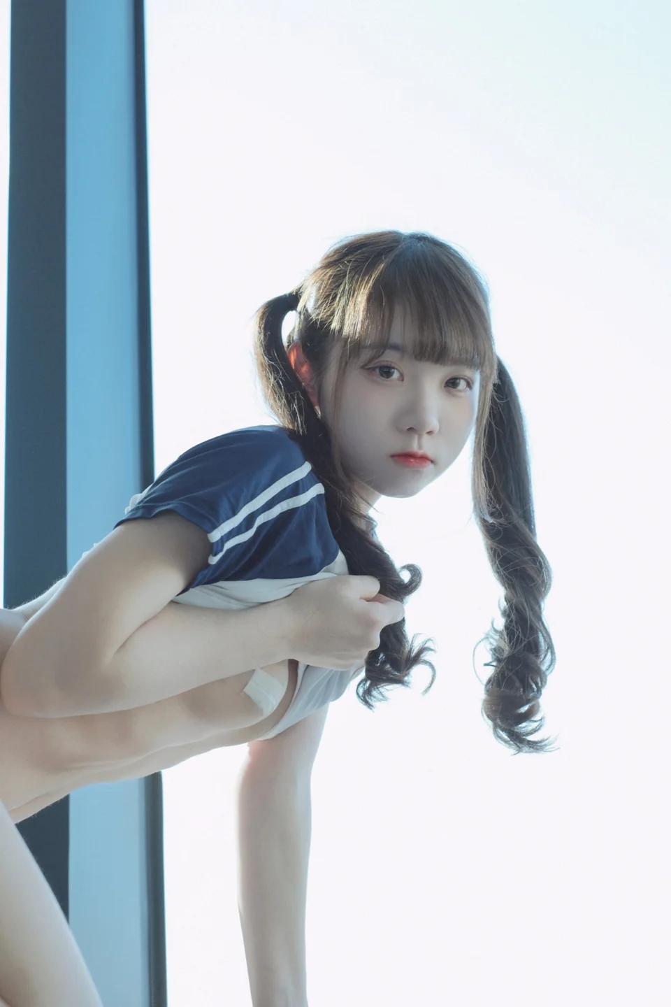 可可小白兔 - 礼物体操服少女 [35P] 20240912-215221(26).webp