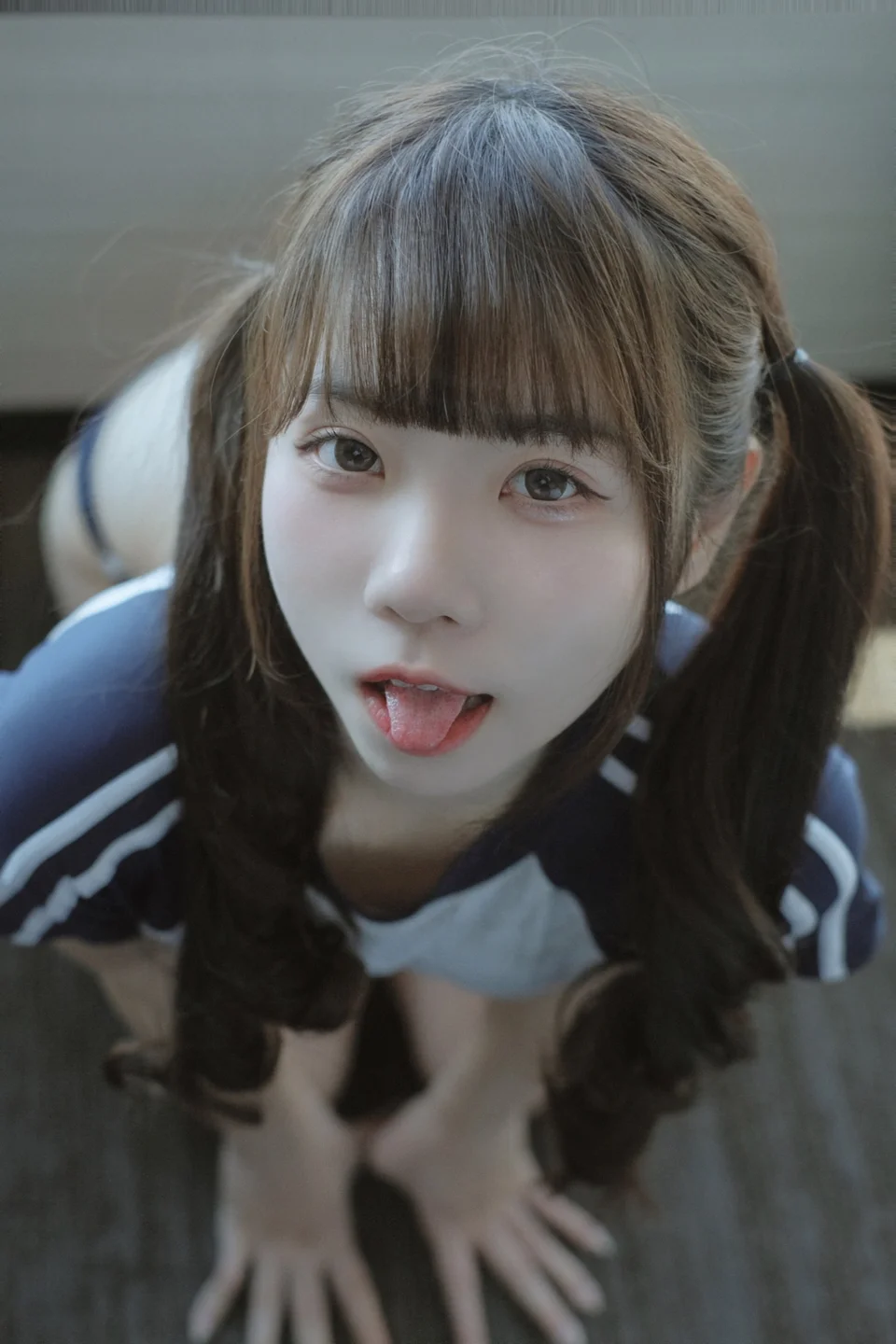 可可小白兔 - 礼物体操服少女 [35P] 20240912-215221(9).webp