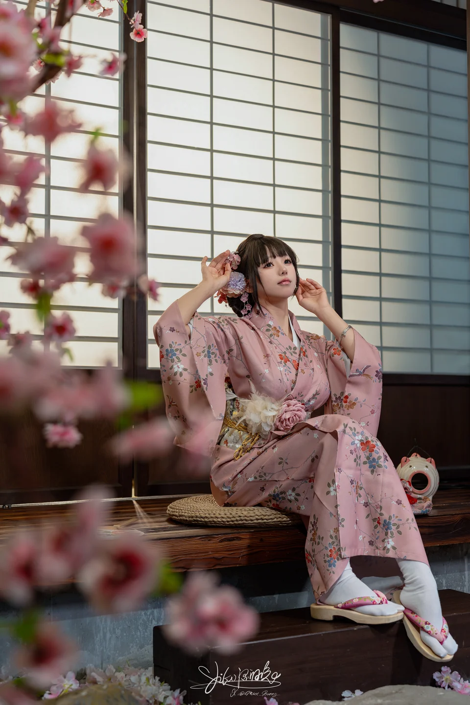 咬一口兔娘 -  8月订阅『温泉の女将』[77P 1V] 20240911-001746(14).webp