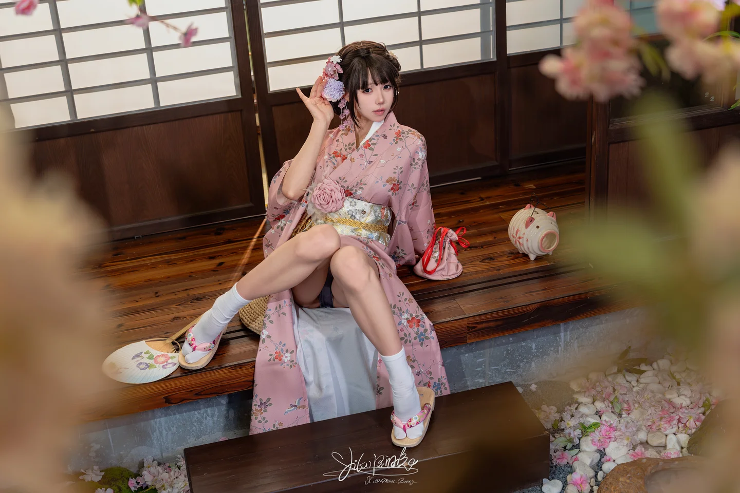 咬一口兔娘 -  8月订阅『温泉の女将』[77P 1V] 20240911-001746(17).webp