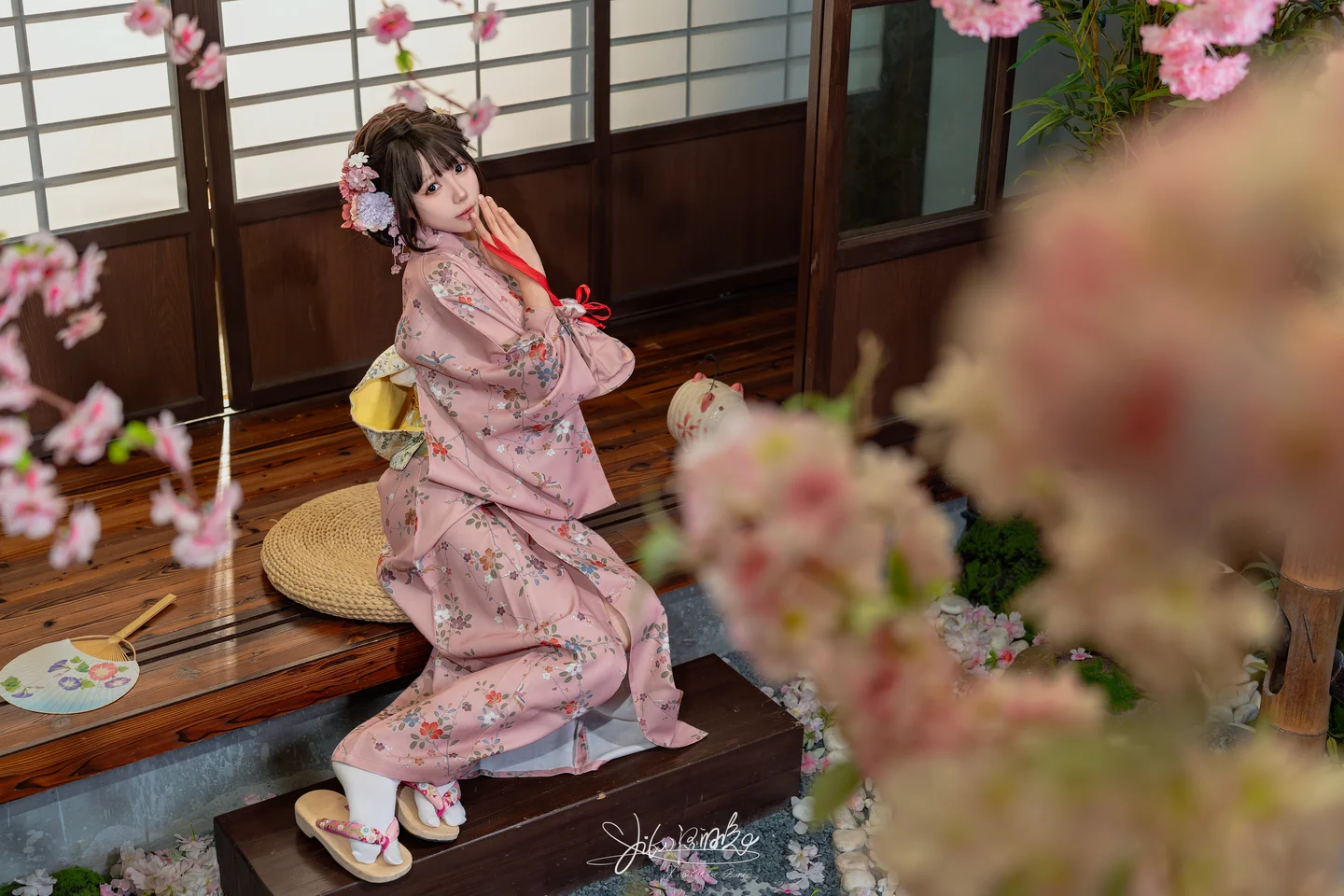 咬一口兔娘 -  8月订阅『温泉の女将』[77P 1V] 20240911-001746(19).webp