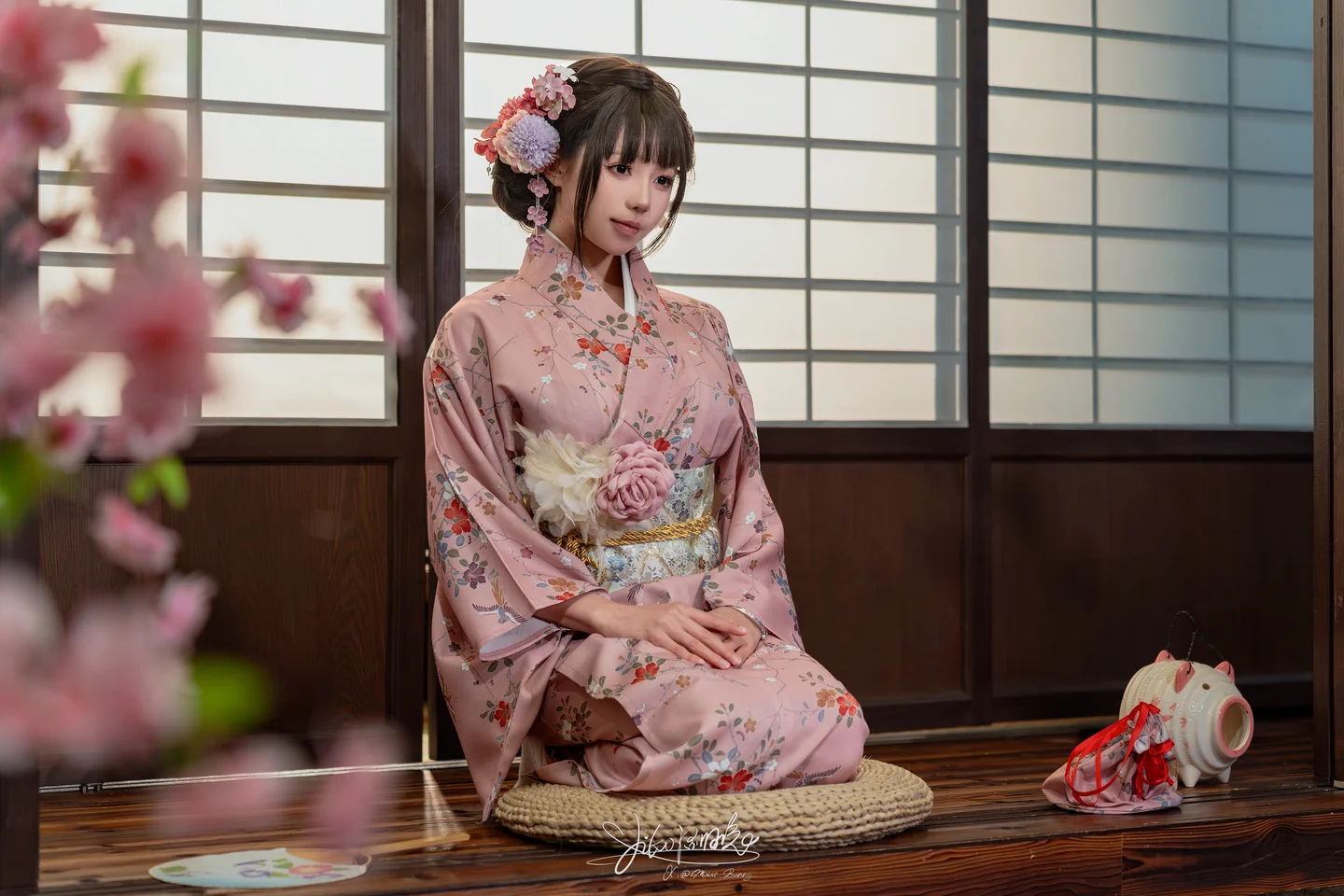 咬一口兔娘 -  8月订阅『温泉の女将』[77P 1V] 20240911-001746(20).webp