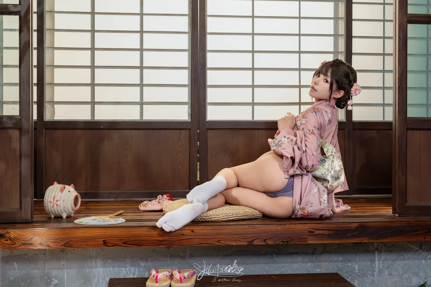 咬一口兔娘 -  8月订阅『温泉の女将』[77P 1V] 20240911-001746(27).webp