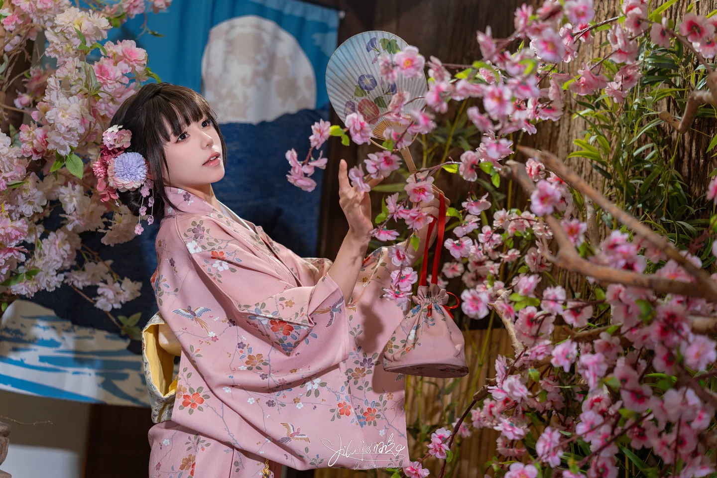 咬一口兔娘 -  8月订阅『温泉の女将』[77P 1V] 20240911-001746(3).webp