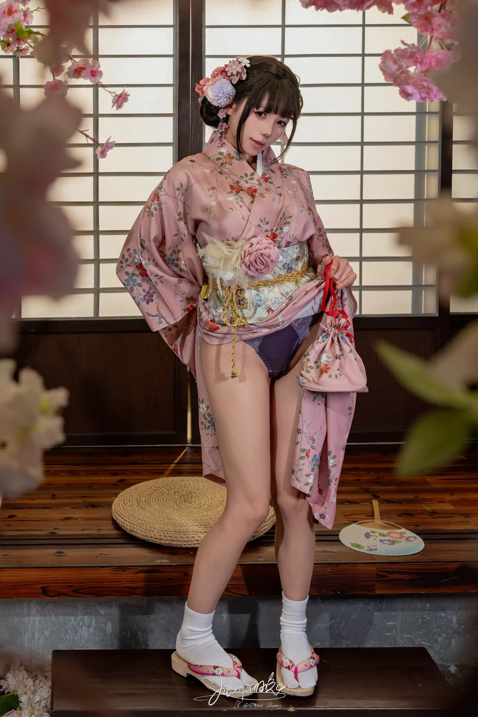咬一口兔娘 -  8月订阅『温泉の女将』[77P 1V] 20240911-001746(30).webp