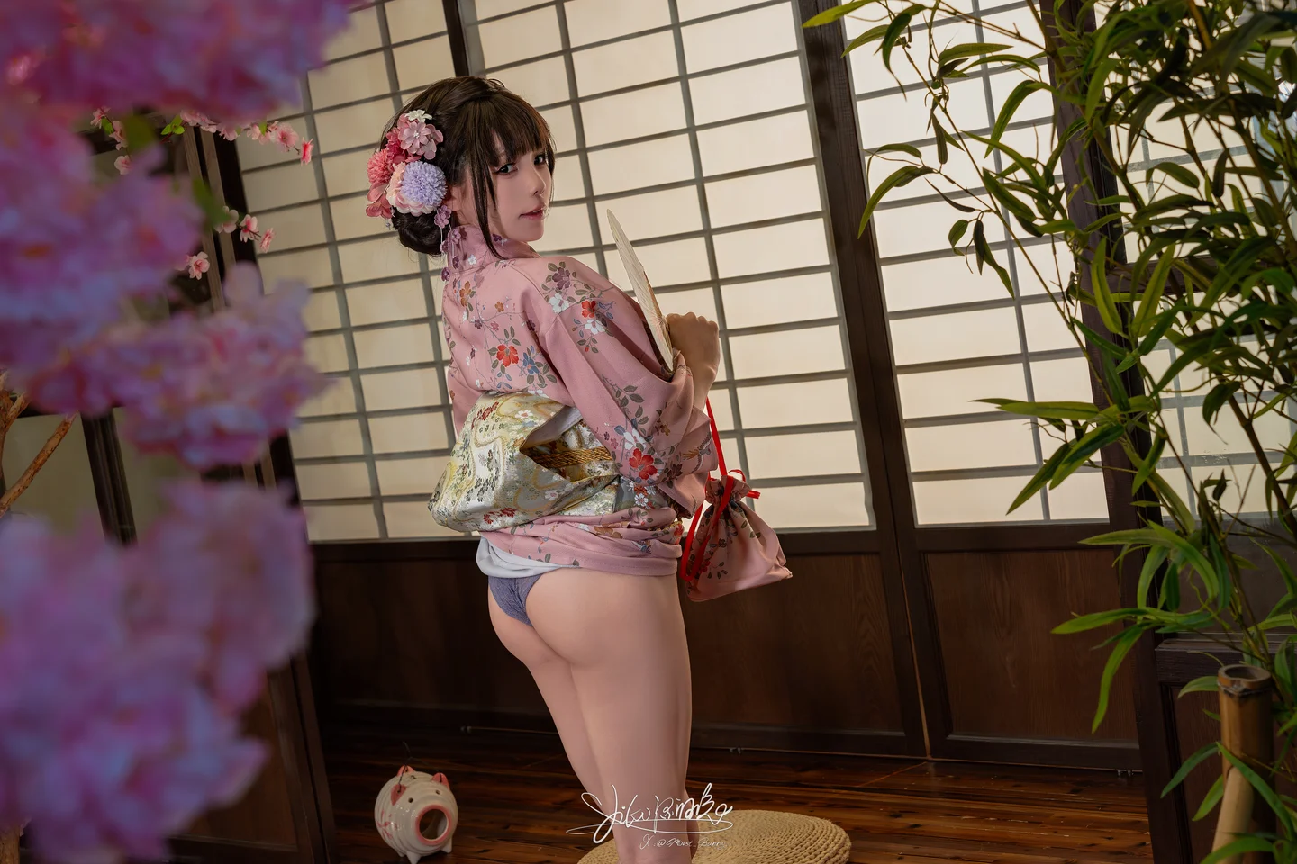 咬一口兔娘 -  8月订阅『温泉の女将』[77P 1V] 20240911-001746(33).webp
