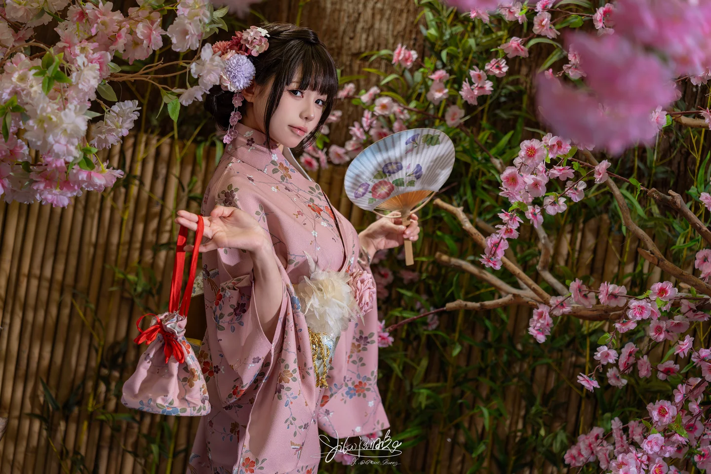 咬一口兔娘 -  8月订阅『温泉の女将』[77P 1V] 20240911-001746(8).webp