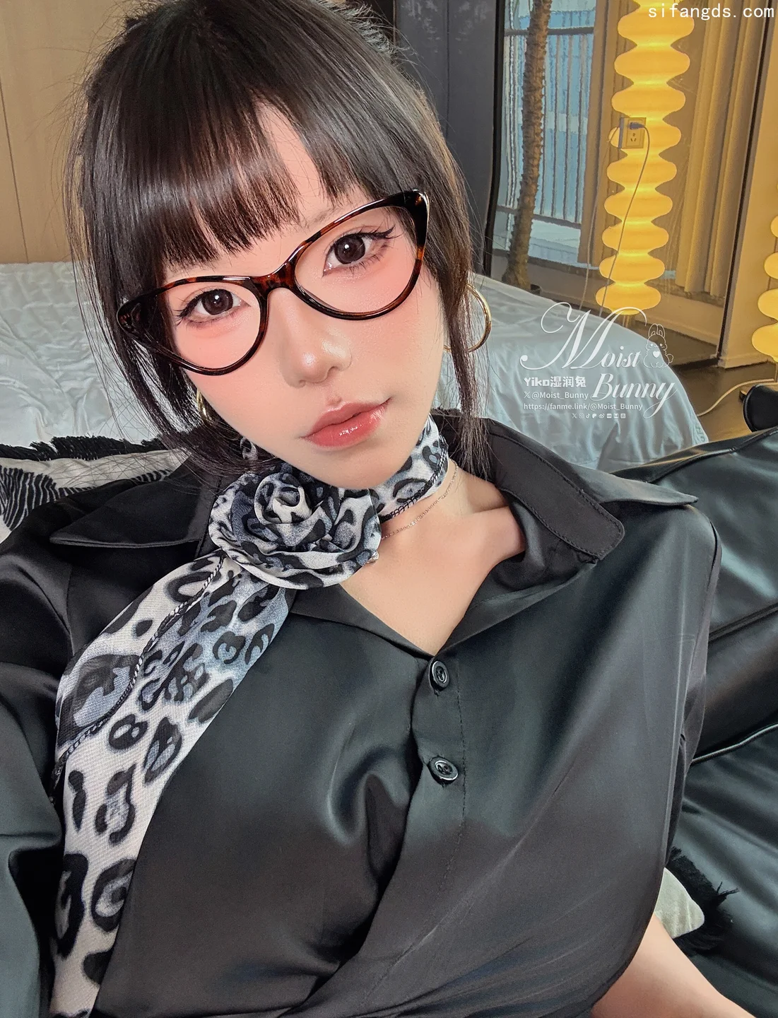 咬一口兔娘（Yiko湿润兔）_25年4月作品『总裁攻略』144P,1V_614MB 035.webp