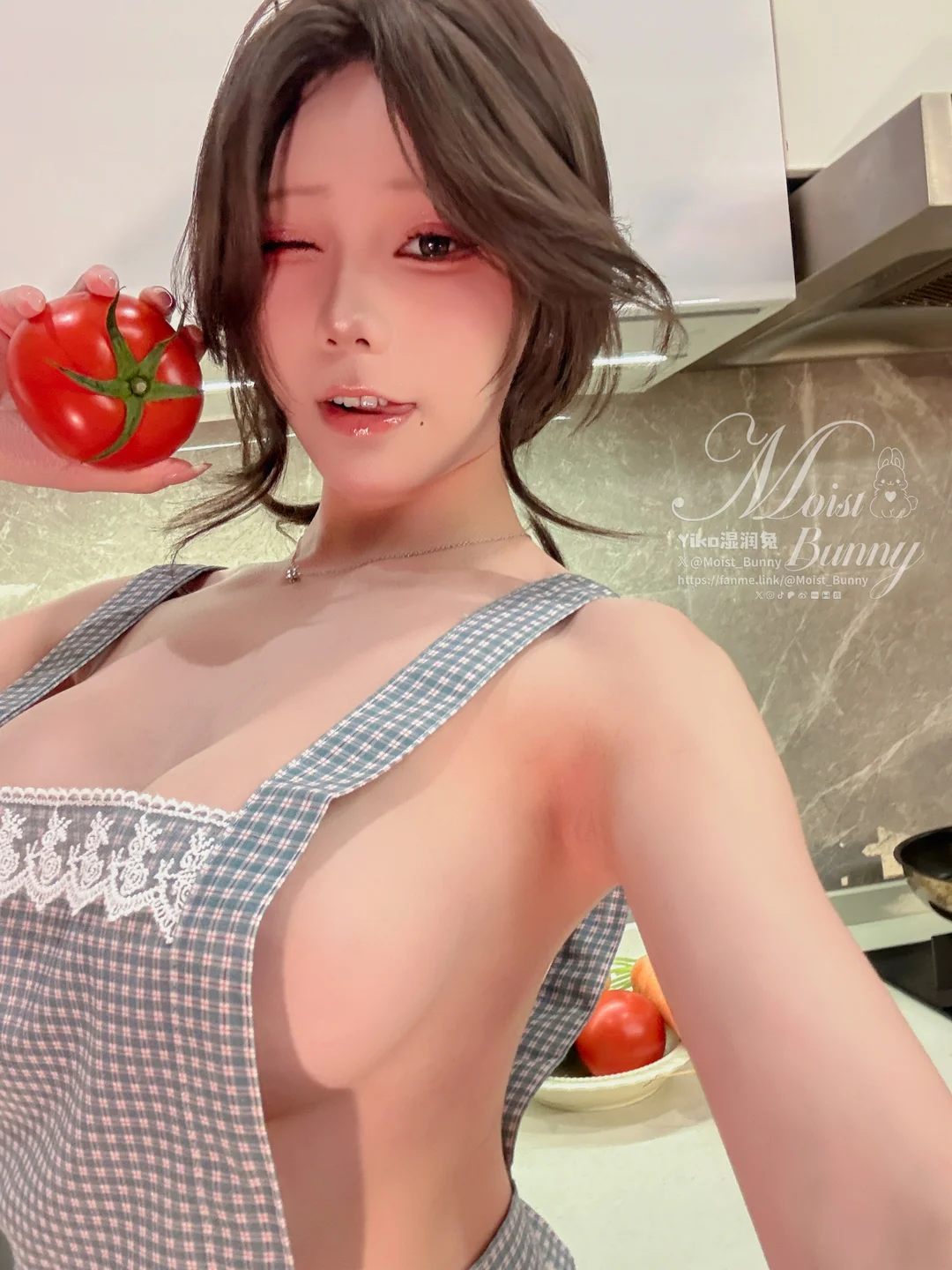 咬一口兔娘_26年03月订阅作品『继母の香』143P,4V_2_41GB Yiko湿润兔『继母の香』自拍-02.webp