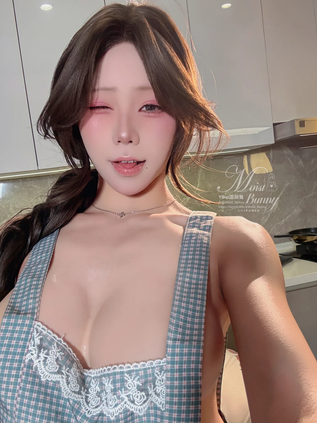 咬一口兔娘_26年03月订阅作品『继母の香』143P,4V_2_41GB Yiko湿润兔『继母の香』自拍-39.webp