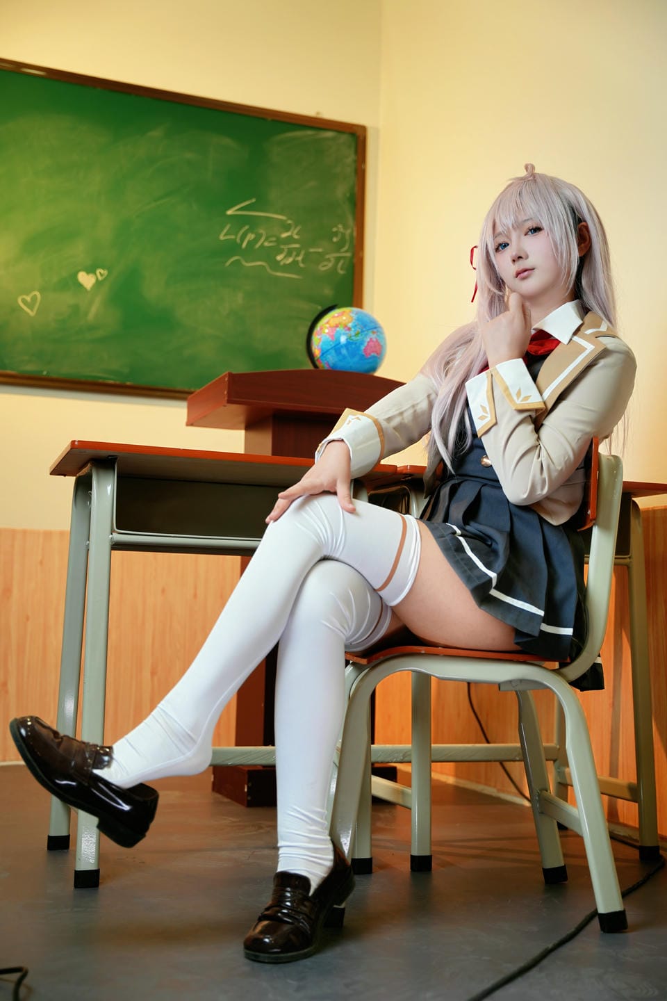 喜欢爱理吗 不时以俄语轻声遮羞的邻座艾莉同学 2024_12_20_205559.jpg