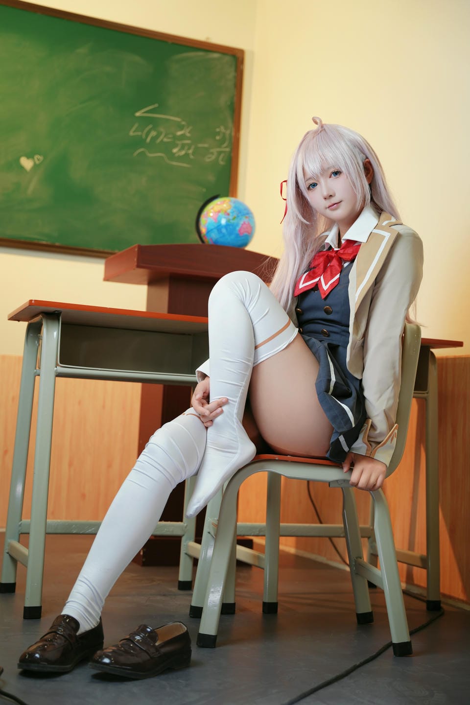 喜欢爱理吗 不时以俄语轻声遮羞的邻座艾莉同学 2024_12_20_210354.jpg
