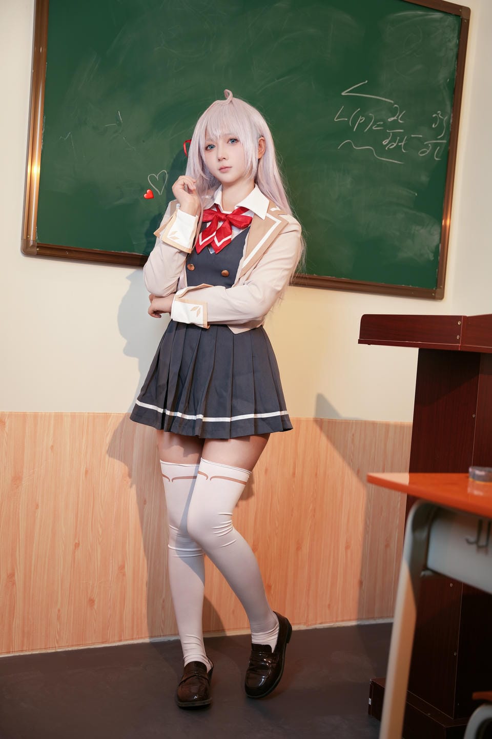 喜欢爱理吗 不时以俄语轻声遮羞的邻座艾莉同学 2024_12_22_140821.jpg