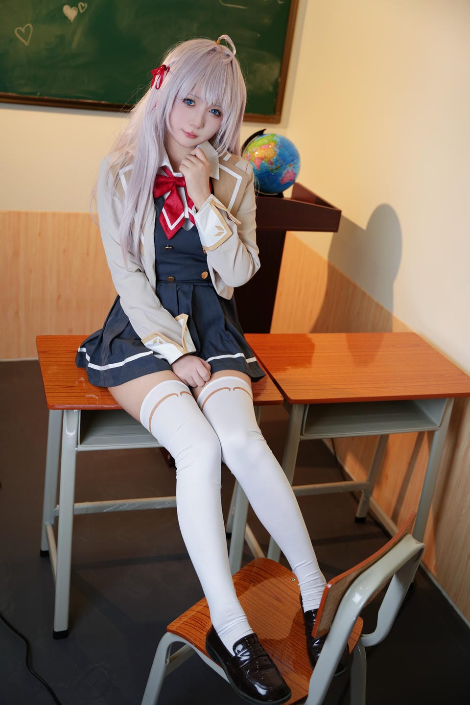 喜欢爱理吗 不时以俄语轻声遮羞的邻座艾莉同学 2024_12_22_144653.jpg