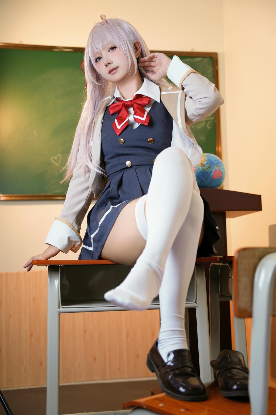 喜欢爱理吗 不时以俄语轻声遮羞的邻座艾莉同学 2024_12_22_150456.jpg