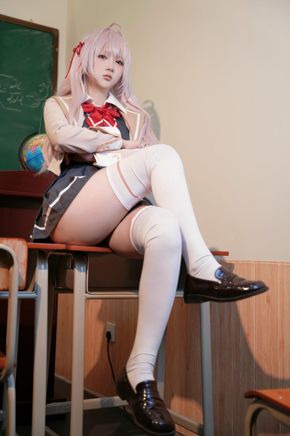 喜欢爱理吗 不时以俄语轻声遮羞的邻座艾莉同学 2024_12_22_152941.jpg
