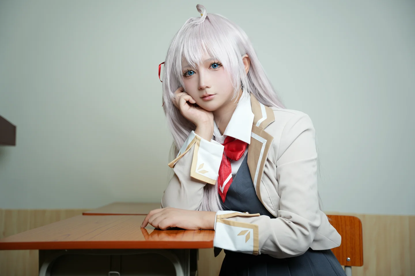 喜欢爱理吗_No_005_–_不时以俄语轻声遮羞的邻座艾莉同学_30P_135MB 003.webp