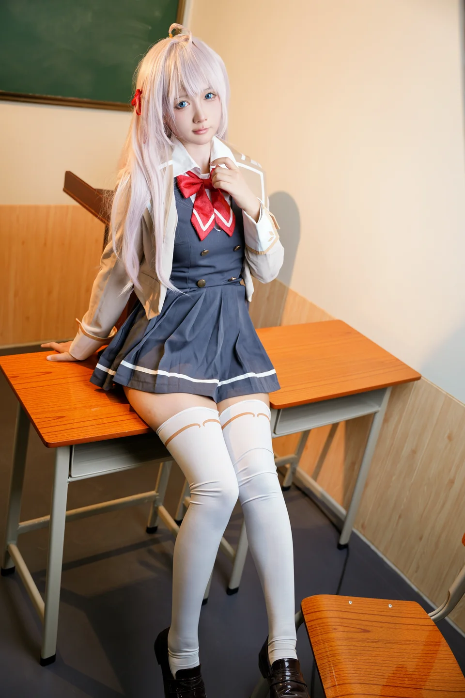 喜欢爱理吗_No_005_–_不时以俄语轻声遮羞的邻座艾莉同学_30P_135MB 013.webp