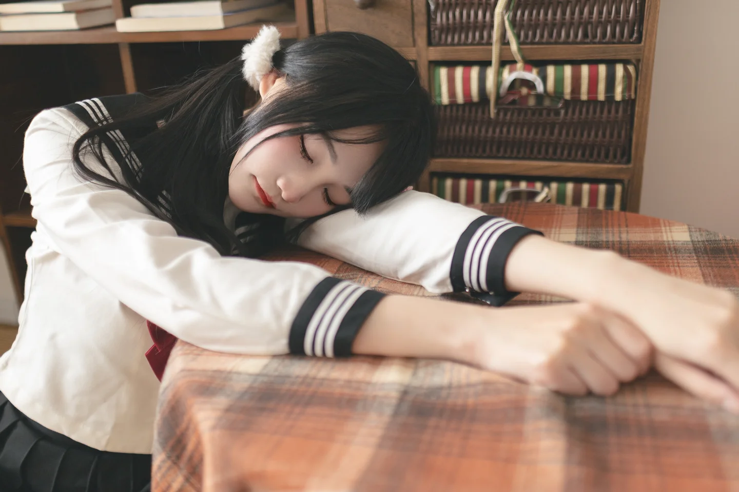 嗷呜酱 - 水手服 [48P-410MB] 002.webp