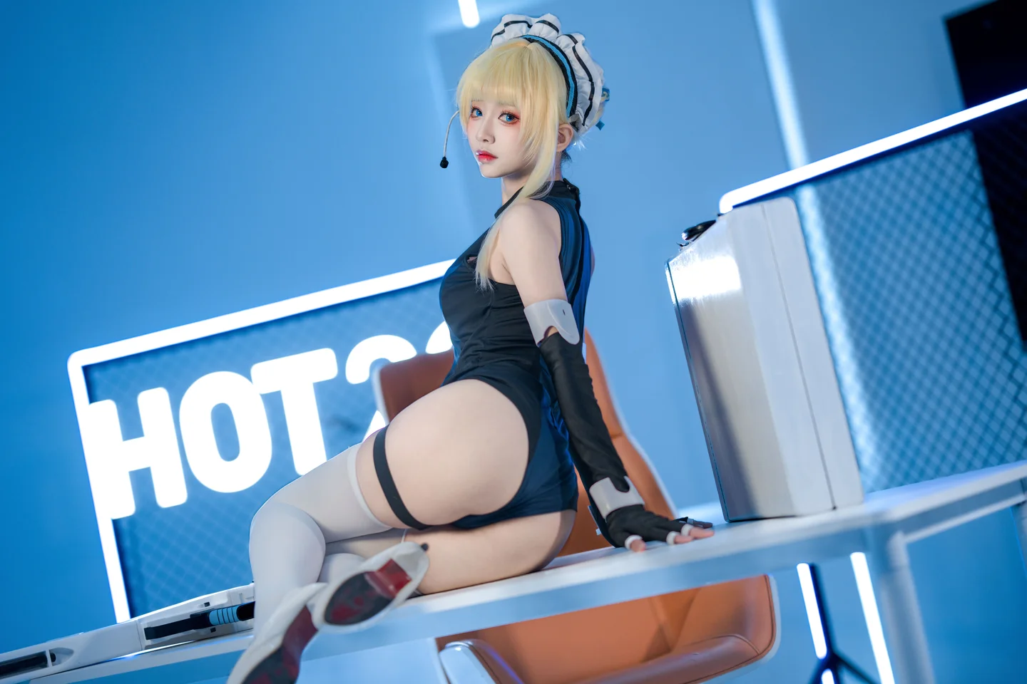 大大卷卷小卷_–_蔚蓝档案_飞鸟马时紧身衣_18P_130MB 【丝足阁写真】011.webp