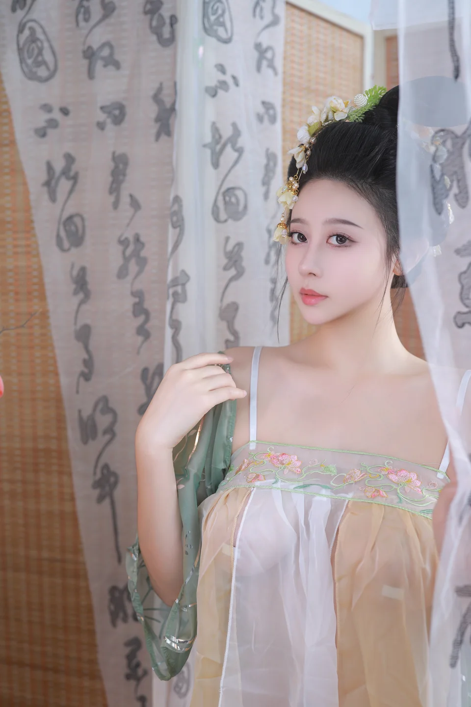 奈汐酱nice - 古风青纱曦 [70P 1V](1) 20240913-004402(41).webp