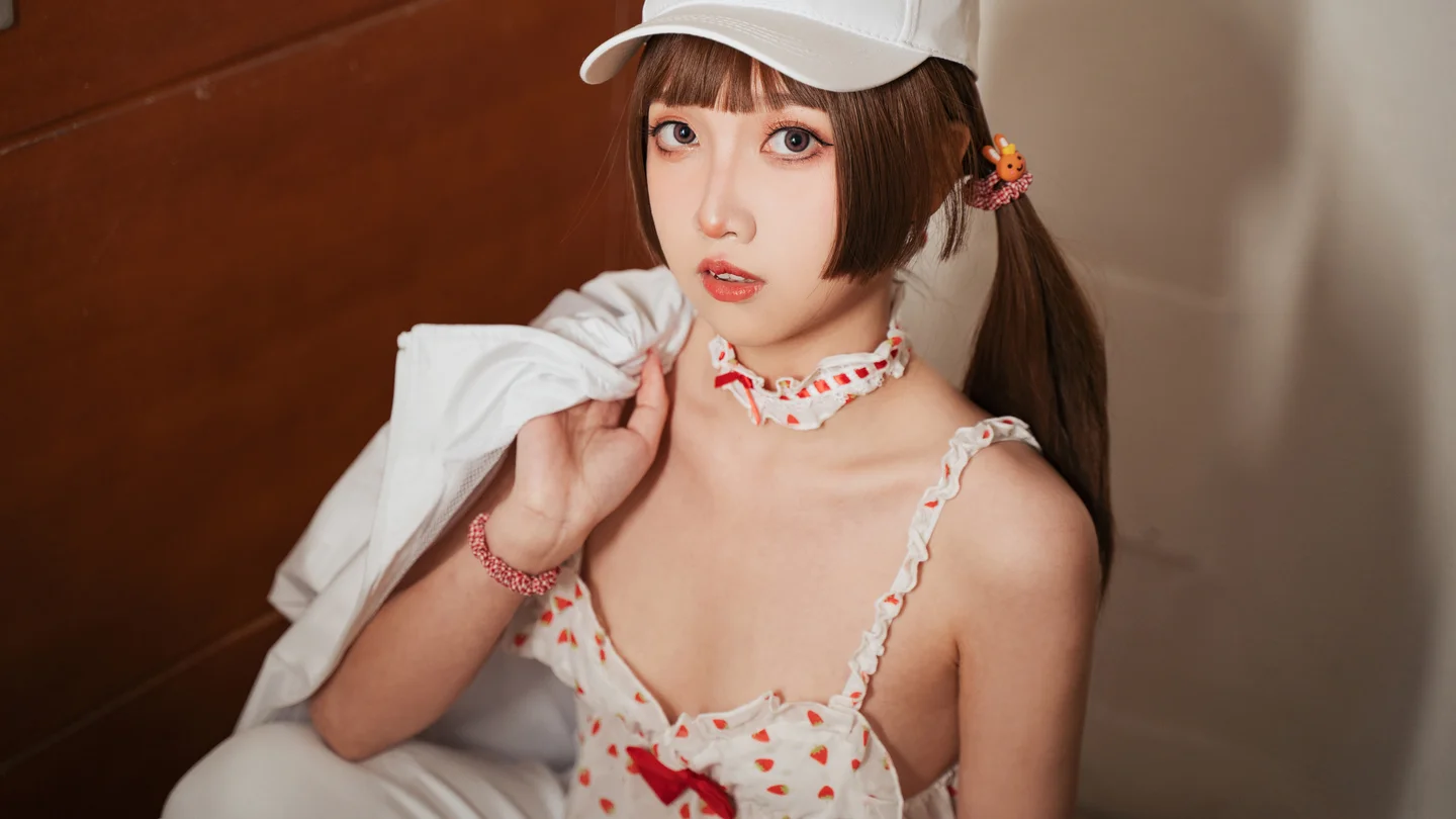 小和甜酒 - 白天鹅外卖 [93P-1.19GB] 【丝足阁写真】011.webp