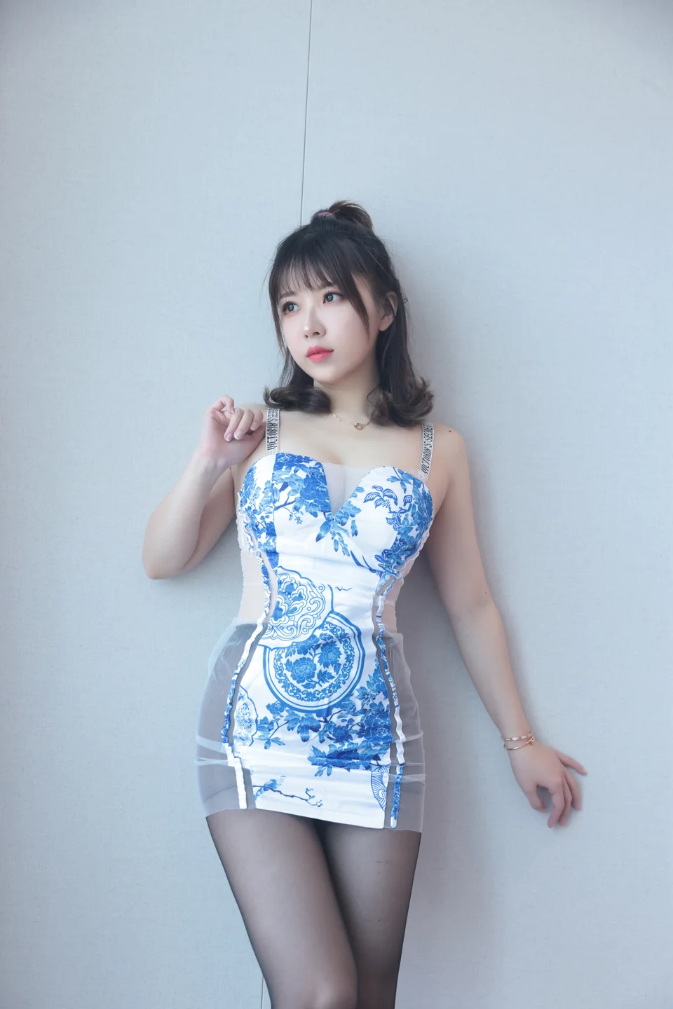 小女巫露娜 - 青花瓷旗袍 [127P] 20240926-130648(110).webp