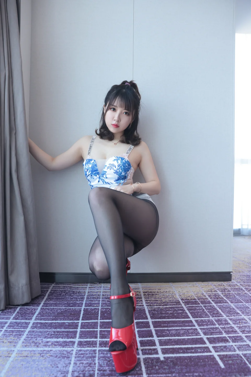 小女巫露娜 - 青花瓷旗袍 [127P] 20240926-130648(119).webp