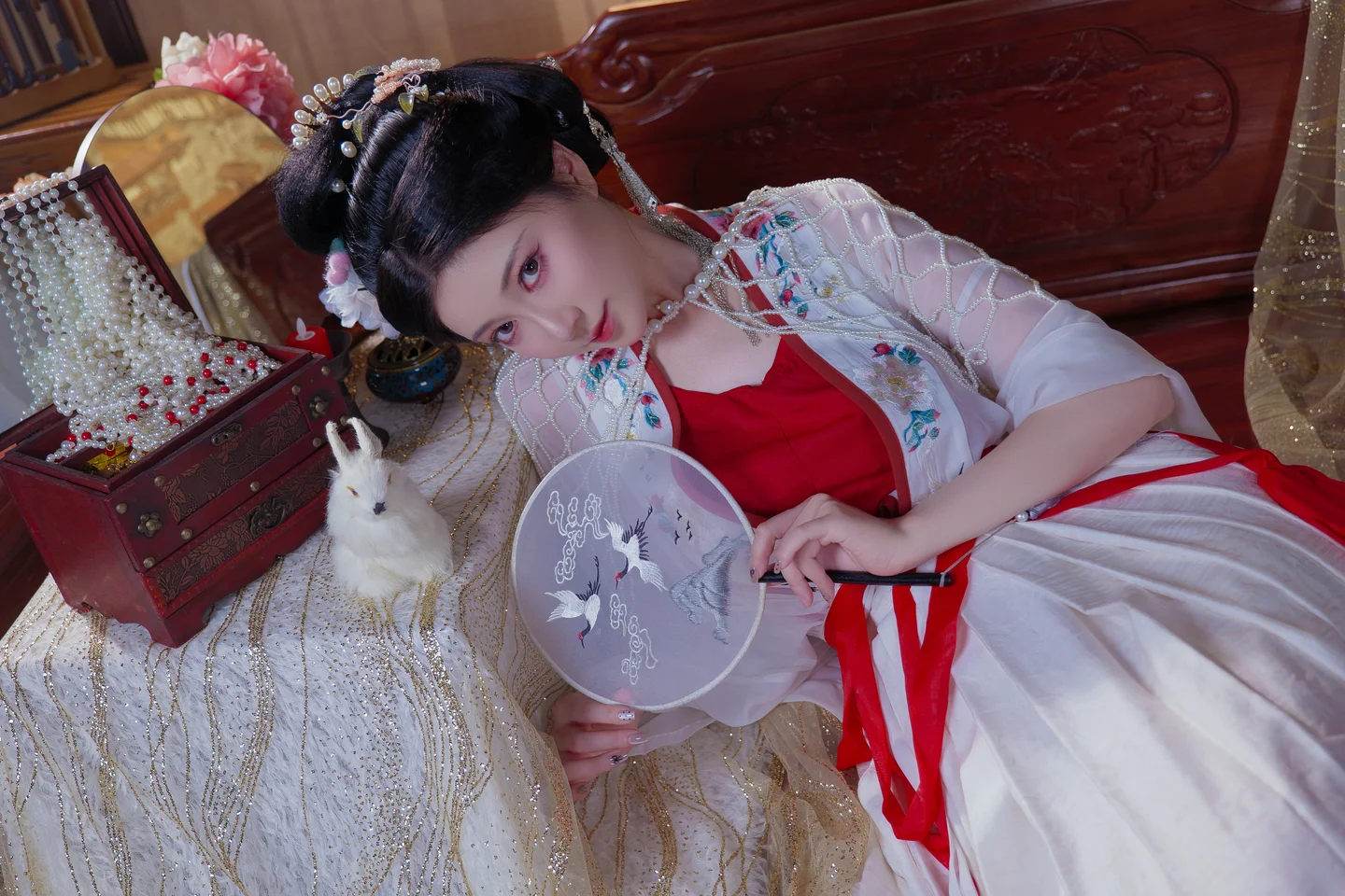 年年 – 广寒宫 [80P-728MB] 【丝足阁写真】038.webp