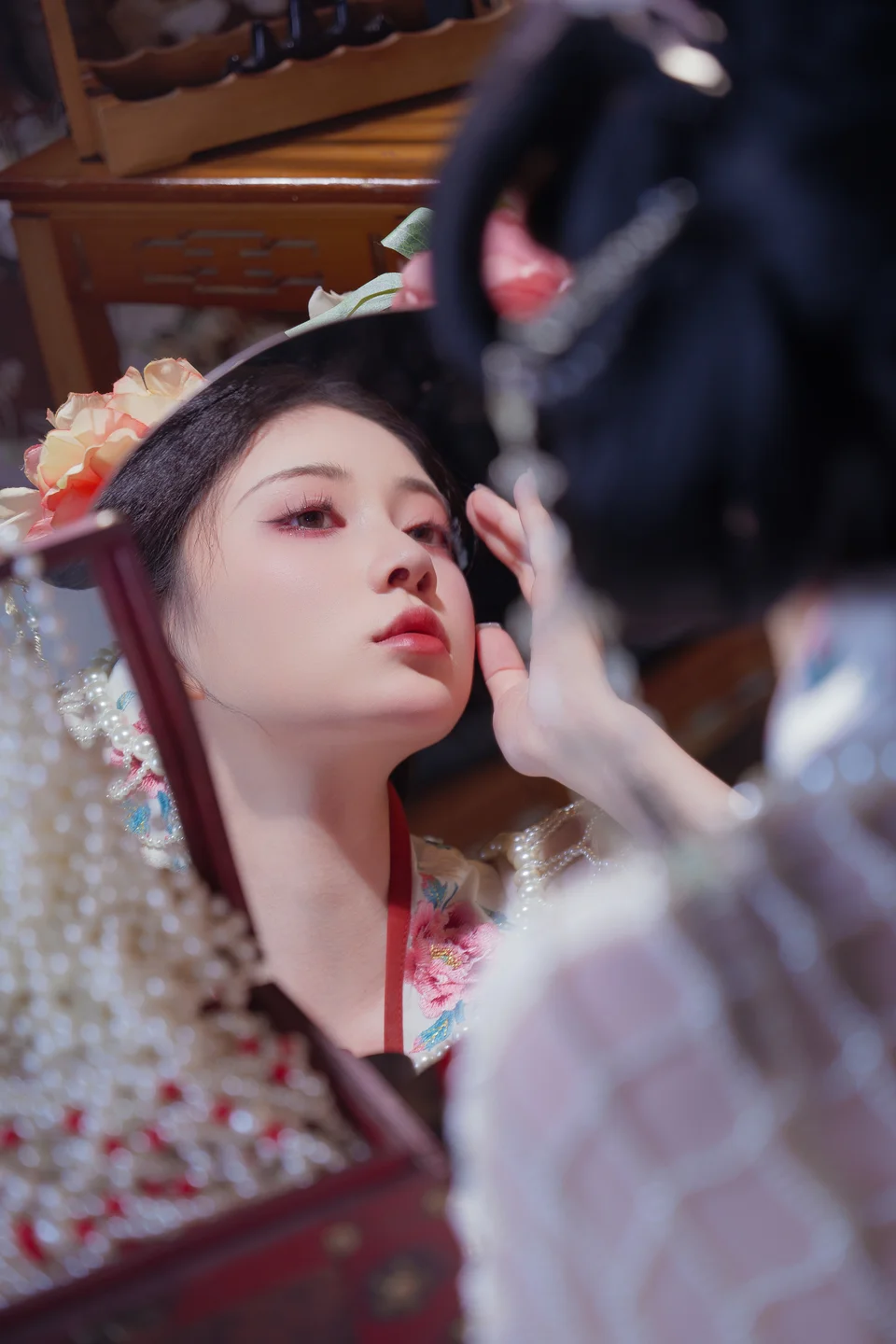 年年 – 广寒宫 [80P-728MB] 【丝足阁写真】039.webp