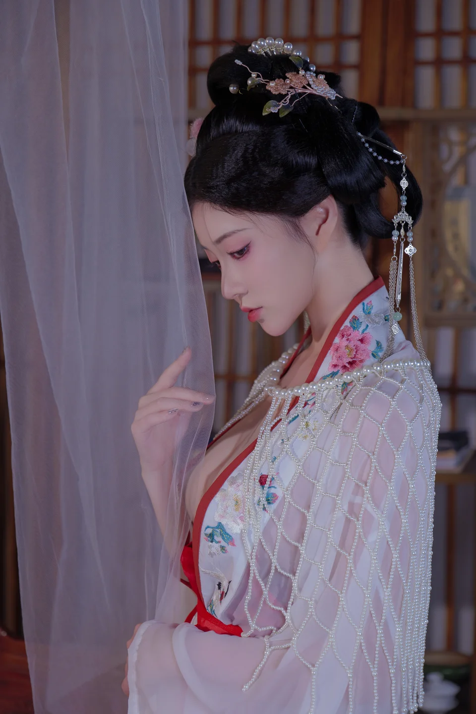 年年 – 广寒宫 [80P-728MB] 【丝足阁写真】045.webp