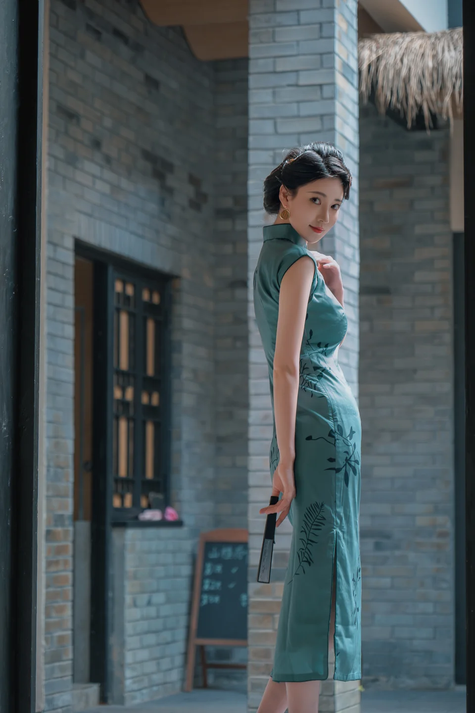 年年 – 海上花 [80P-705MB]