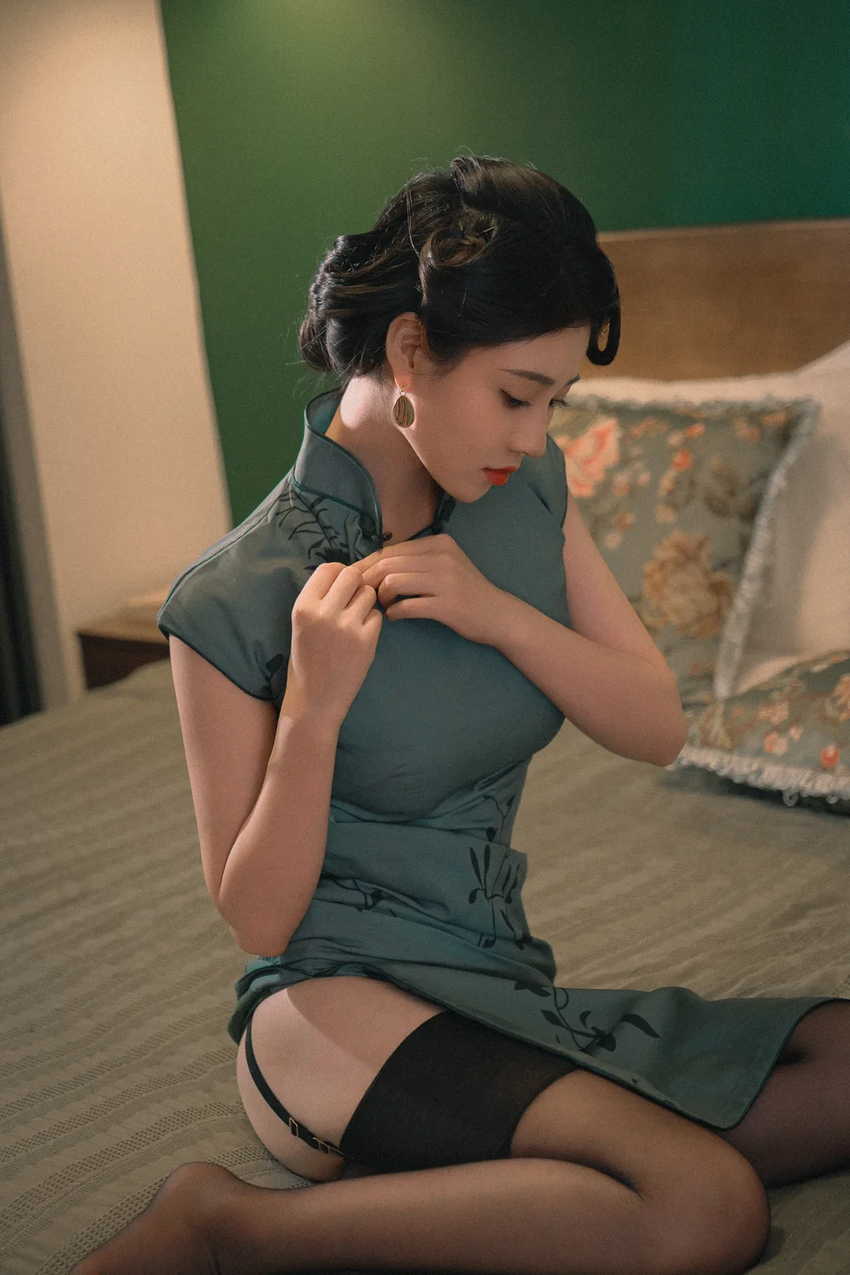 年年 – 海上花 [80P-705MB] 【丝足阁写真】021.webp