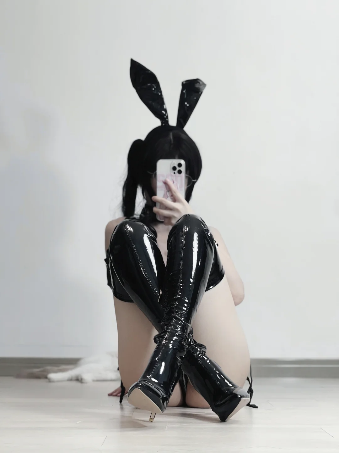 幼愛Youmeko - No.026 黑漆皮高跟兔女郎 [29P-456MB] 024.webp