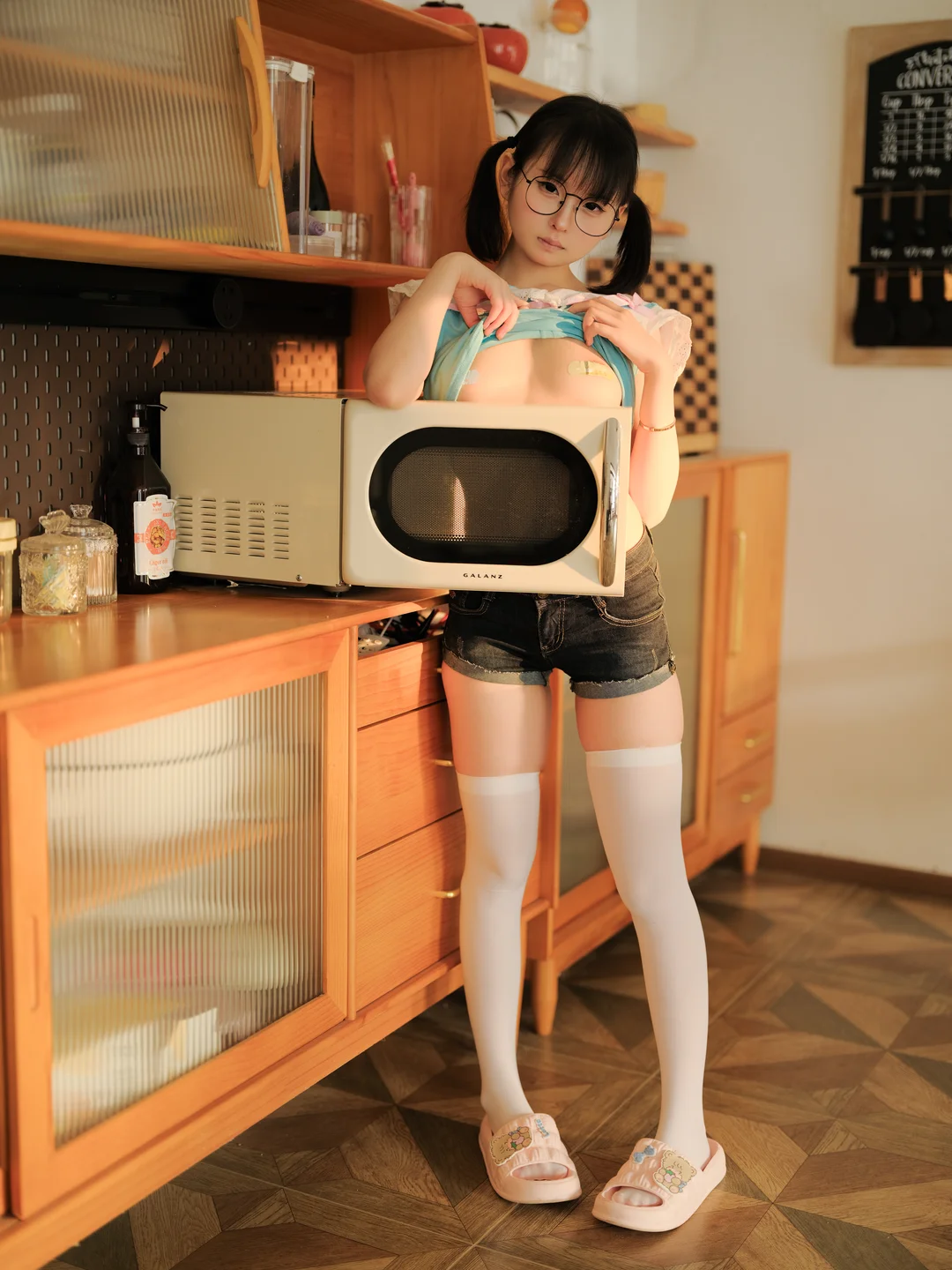 幼水铃衣 – 你的电子女友 [35P-576MB] TG@icoset009.webp