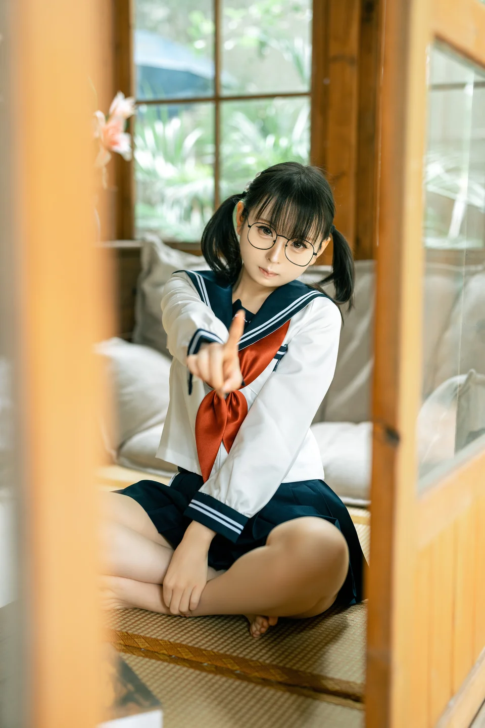 幼水铃衣_–_双马尾合集_80P+18分钟超长写真花絮🎬 【丝足阁写真】013.webp