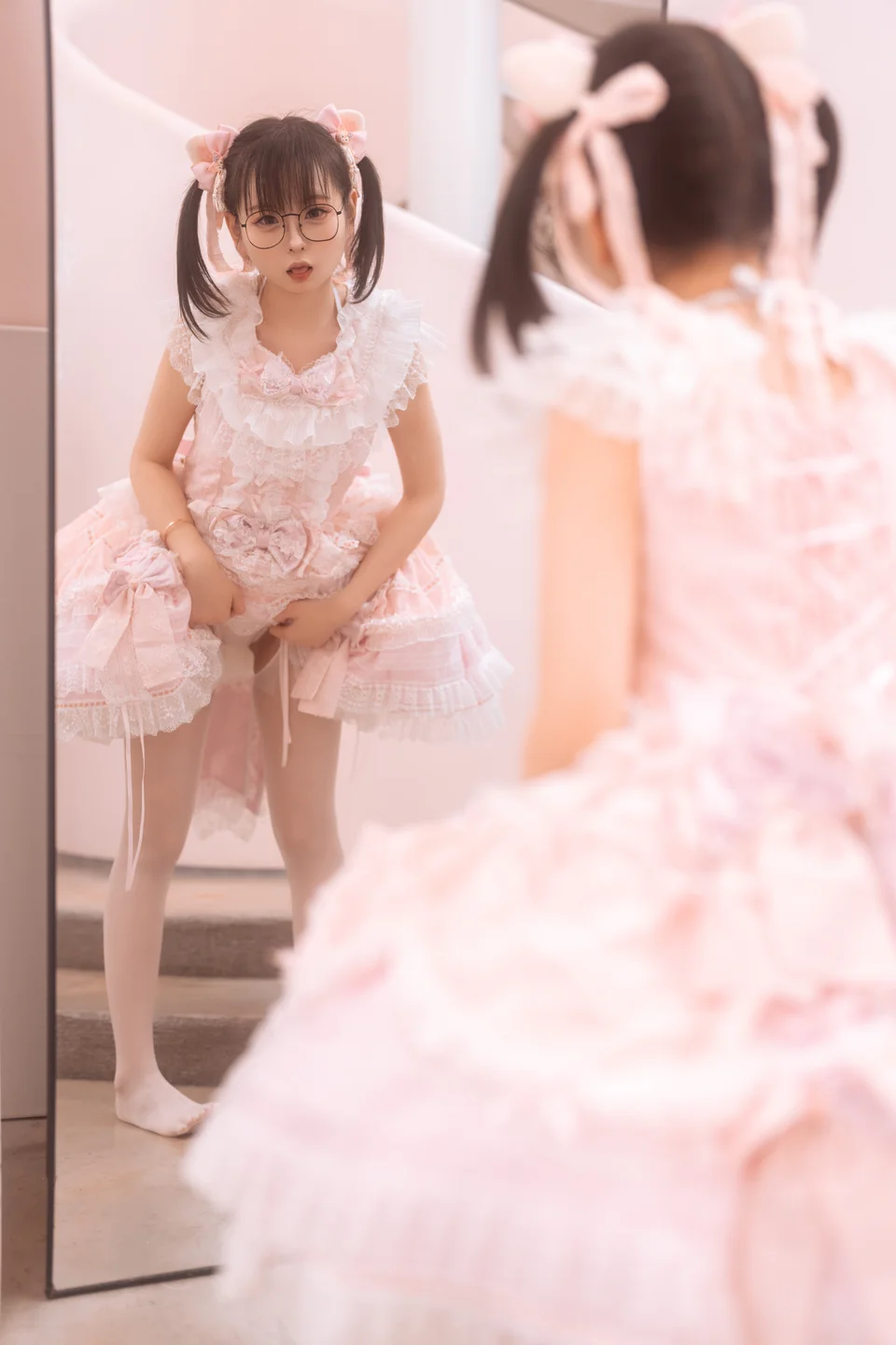 幼水铃衣_–_洛丽塔+楼道JK_30P+14分钟楼道叫兽视频花絮🎬 【丝足阁写真】009.webp