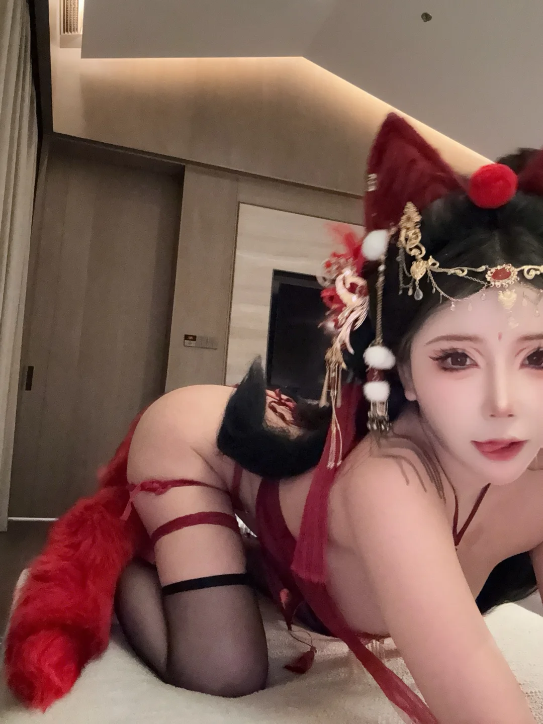 抱走莫子 – 红色小尾巴 [120P 25V] TG@icoset012.webp