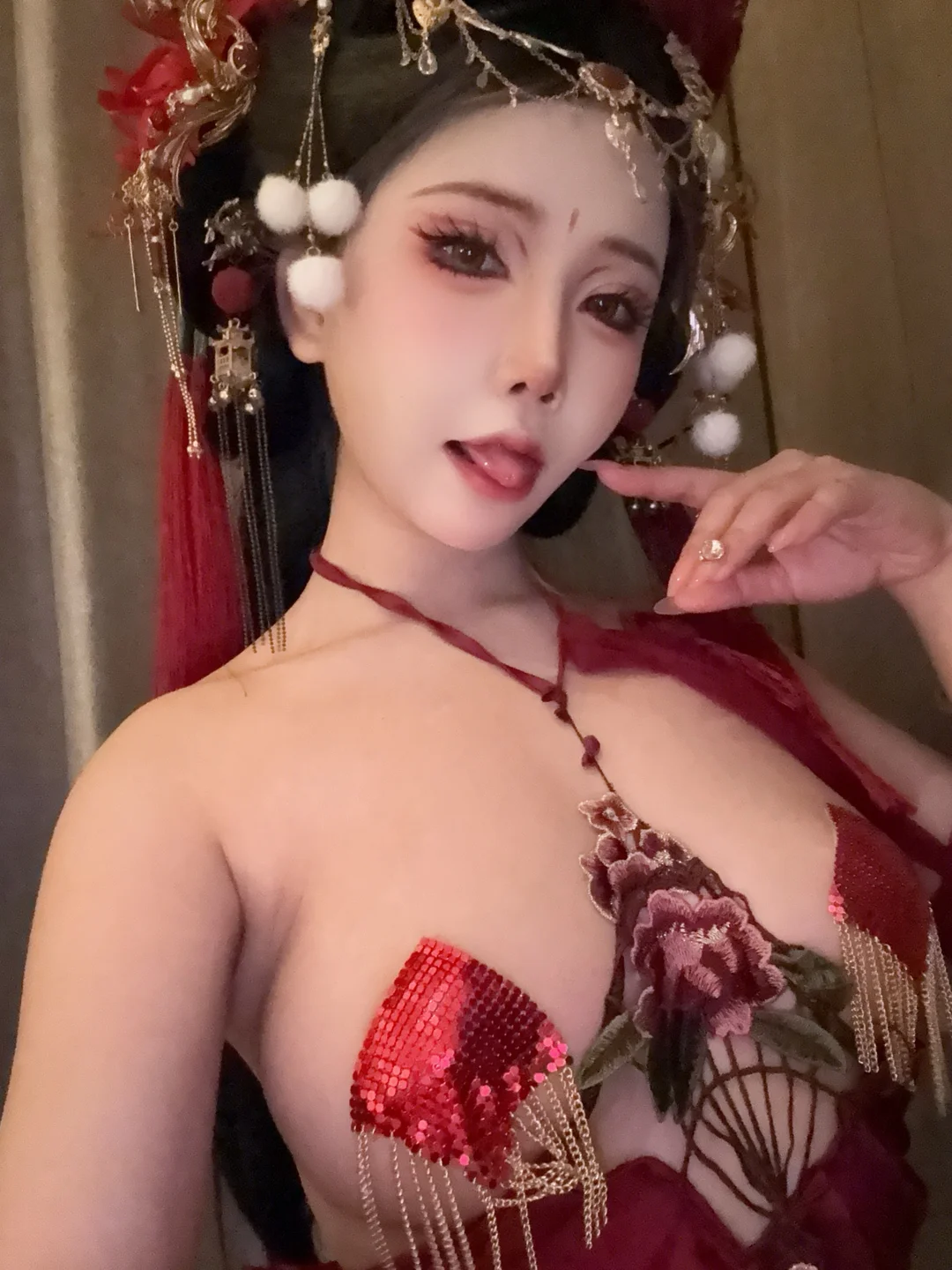 抱走莫子 – 红色小尾巴 [120P 25V] TG@icoset018.webp