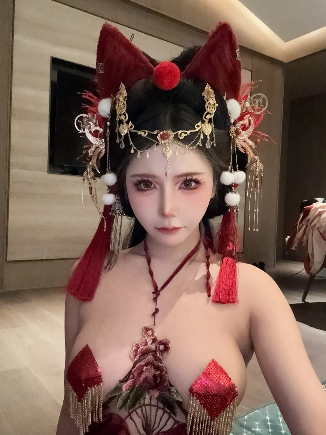 抱走莫子 – 红色小尾巴 [120P 25V] TG@icoset025.webp