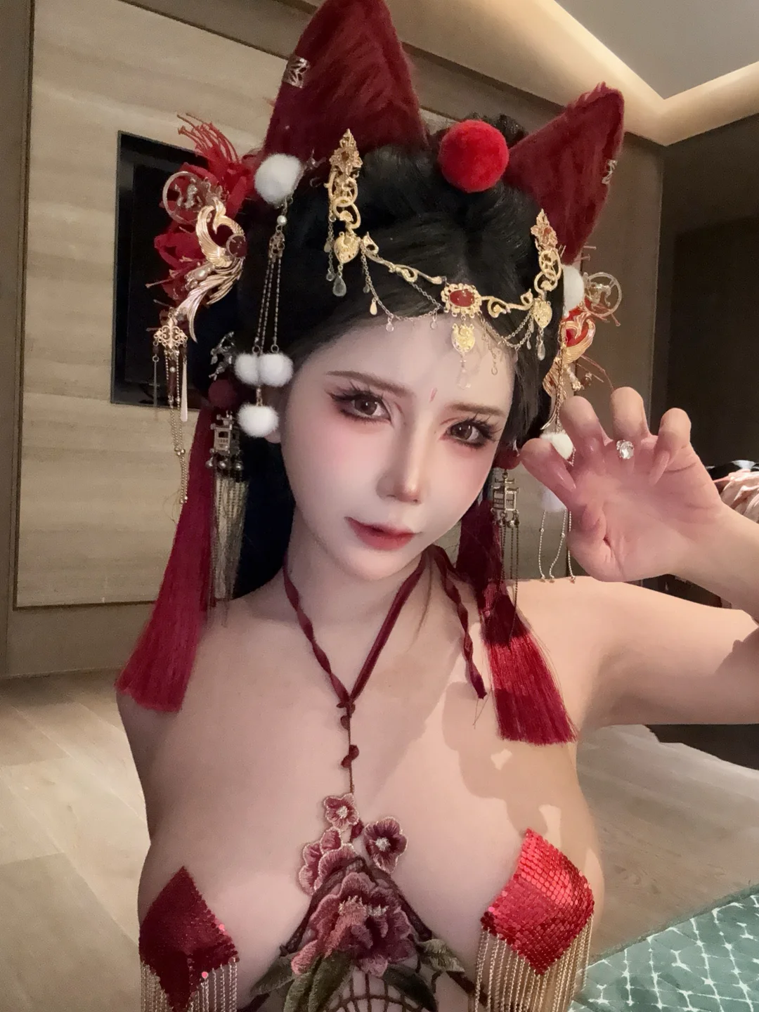 抱走莫子 – 红色小尾巴 [120P 25V] TG@icoset026.webp