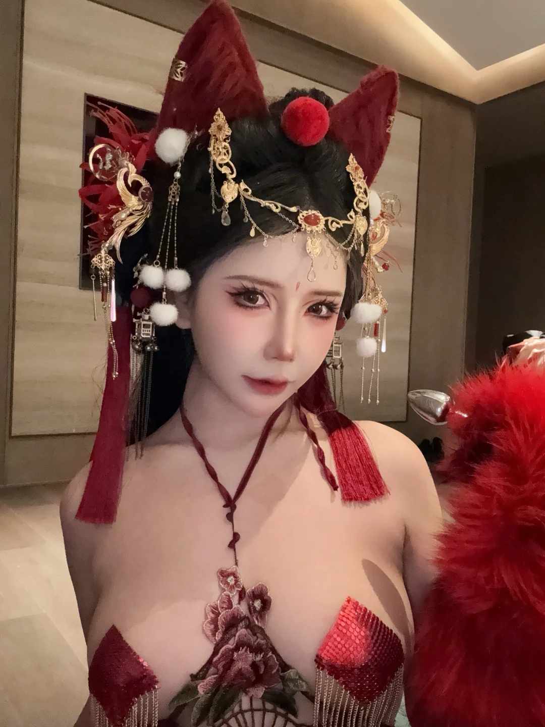 抱走莫子 – 红色小尾巴 [120P 25V] TG@icoset027.webp