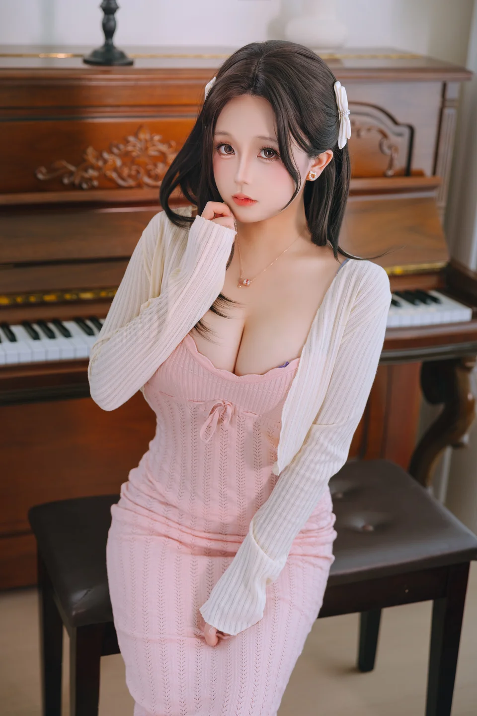 日奈娇 - 钢琴老师 [215P 5V] tg@simisebaisi034.webp