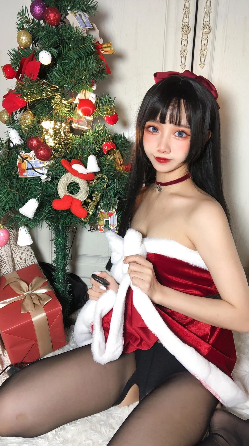 果咩酱w - 圣诞黑丝 [28P 3V] TG@simisebaisi023.webp