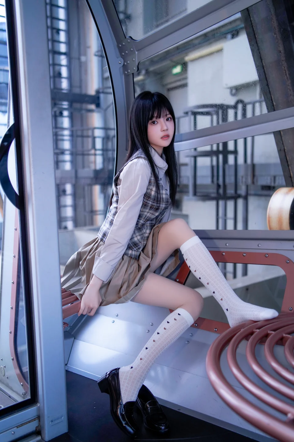 桜桃喵 – 制服摩天轮 [27P-699MB] 【丝足阁写真】008.webp